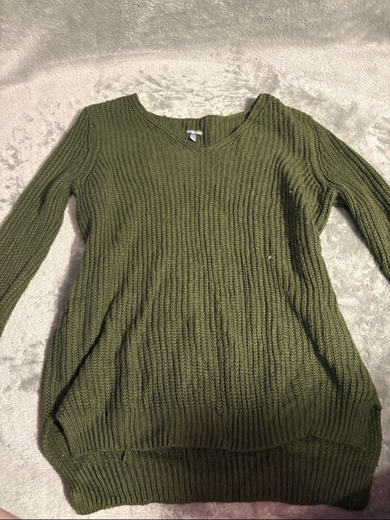 Charlotte Russe Sweaters - Charlotte Russe Olive Crewneck Ribbed Sweater